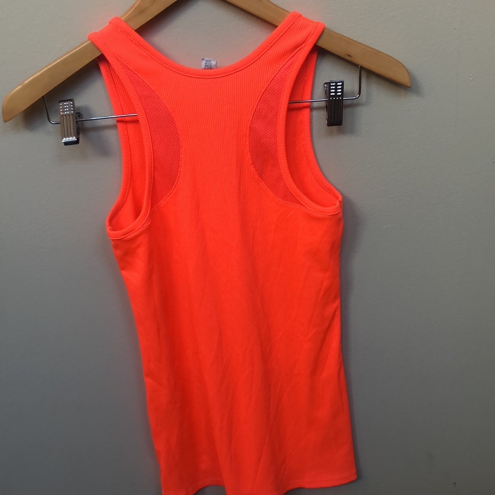 Under Armour Razor Back Tank - Picture 3 of 5